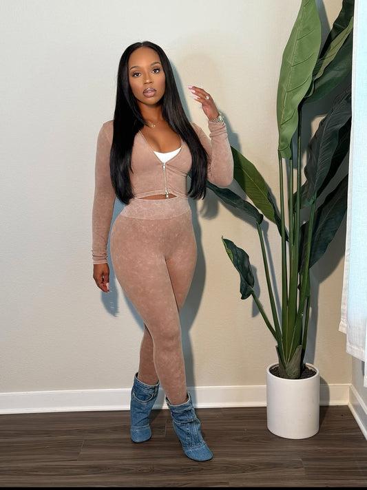 Ariana set